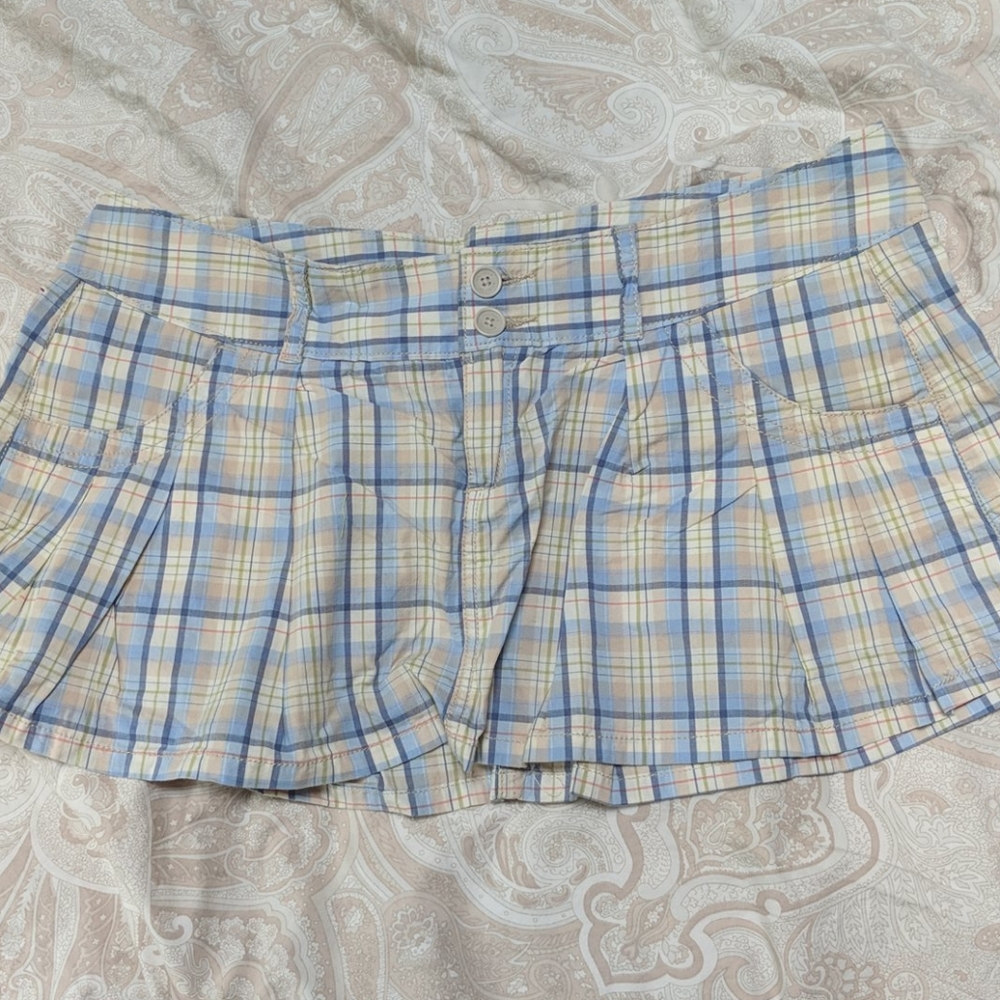Hollister mini skirt